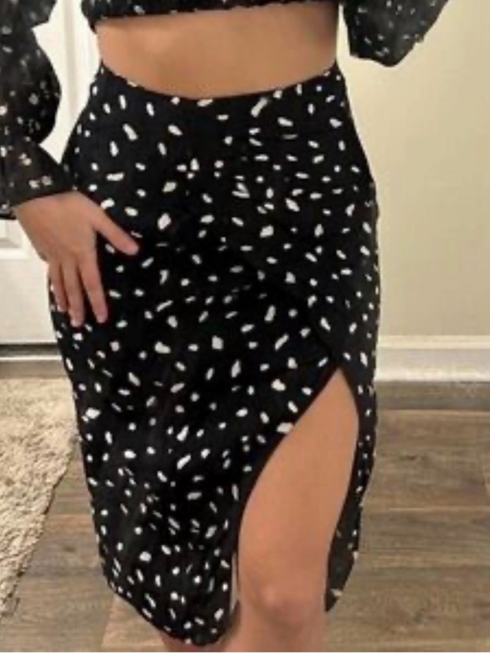 Abercrombie & Fitch Black & White Front Split-Slit Midi Skirt Small